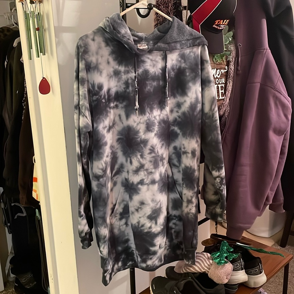 LONG SWEATSHIRT